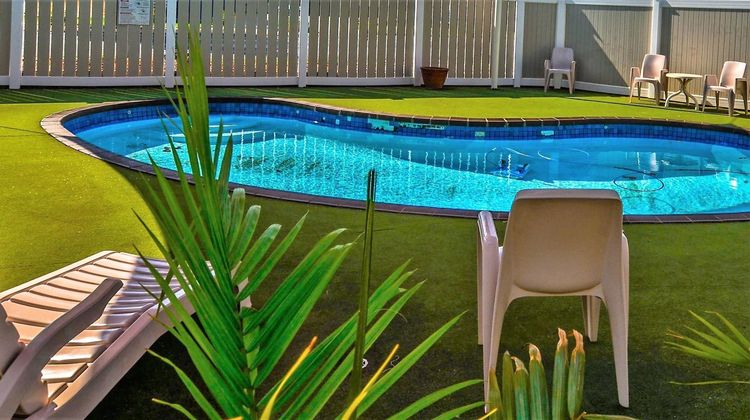 Meninya Palms Pool