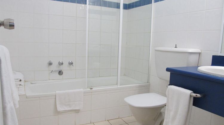Meninya Palms Room