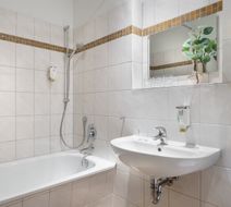 Novum Hotel Eleazar Room