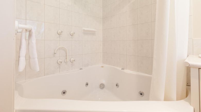 <b>Yarra Gables Motel Room</b>. Images powered by <a href="https://www.leonardoworldwide.com/" title="Leonardo Worldwide" target="_blank">Leonardo</a>.