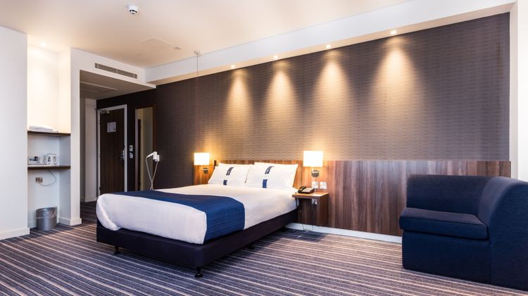 Holiday Inn Express Wakefield Room