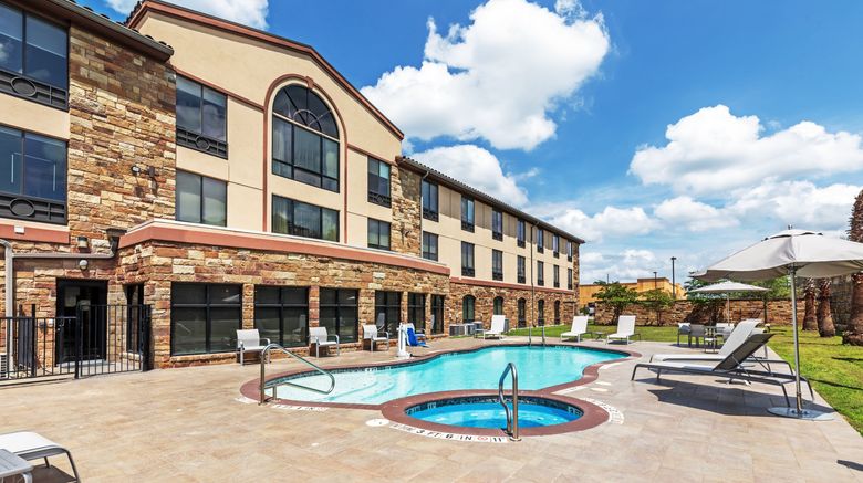 <b>Holiday Inn Express Suites Lakeway Pool</b>. Images powered by <a href="https://www.leonardoworldwide.com/" title="Leonardo Worldwide" target="_blank">Leonardo</a>.