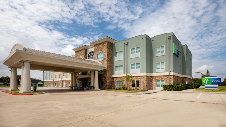 <b>Holiday Inn Express & Suites Exterior</b>. Images powered by <a href="https://www.leonardoworldwide.com/" title="Leonardo Worldwide" target="_blank">Leonardo</a>.