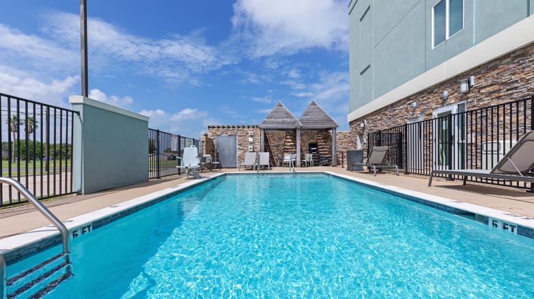 <b>Holiday Inn Express & Suites Pool</b>. Images powered by <a href="https://www.leonardoworldwide.com/" title="Leonardo Worldwide" target="_blank">Leonardo</a>.