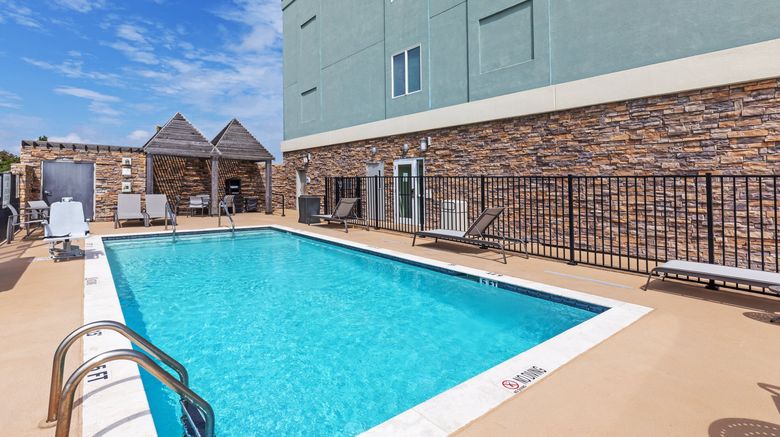 <b>Holiday Inn Express & Suites Pool</b>. Images powered by <a href="https://www.leonardoworldwide.com/" title="Leonardo Worldwide" target="_blank">Leonardo</a>.
