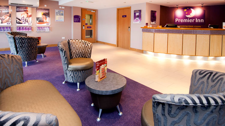 Premier Inn Barry Island (Cardiff Arpt) Lobby