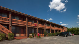 Hotel Bruce County