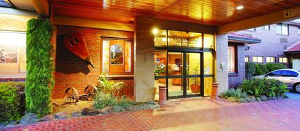 Hotel Bruce County Exterior