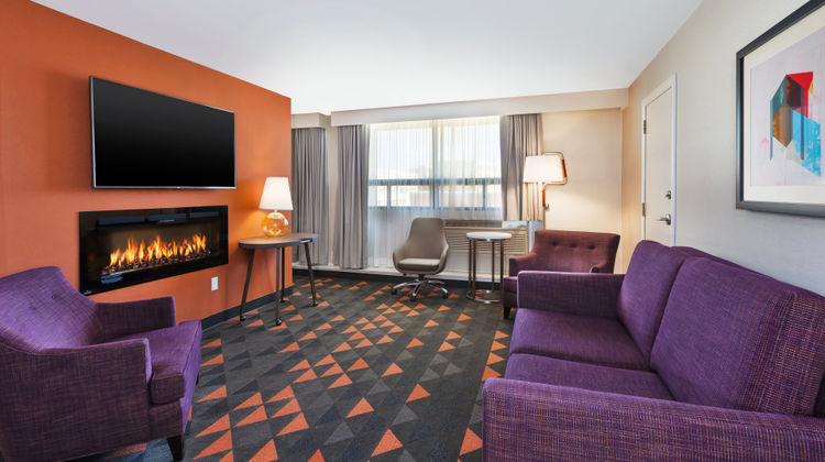 Holiday Inn St.John's Govt Center Suite