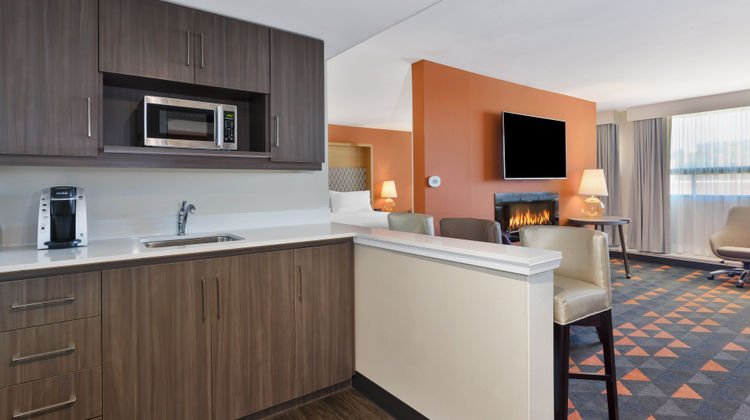 Holiday Inn St.John's Govt Center Suite