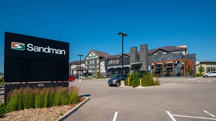 Sandman Hotel Oakville Exterior