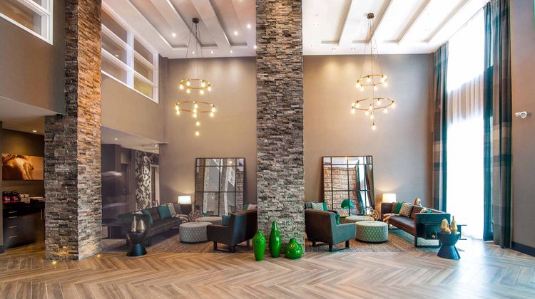 Sandman Hotel Oakville Lobby