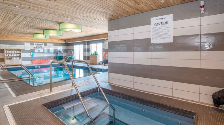 Sandman Hotel Oakville Pool
