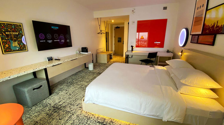 Reverb by Hard Rock Downtown Atlanta Room