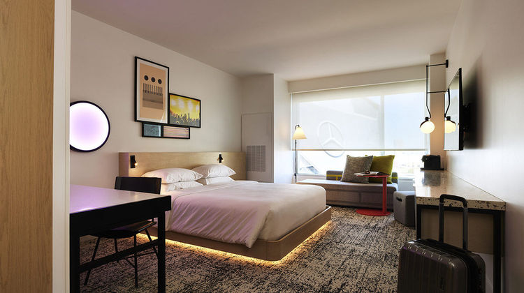 Reverb by Hard Rock Downtown Atlanta Room
