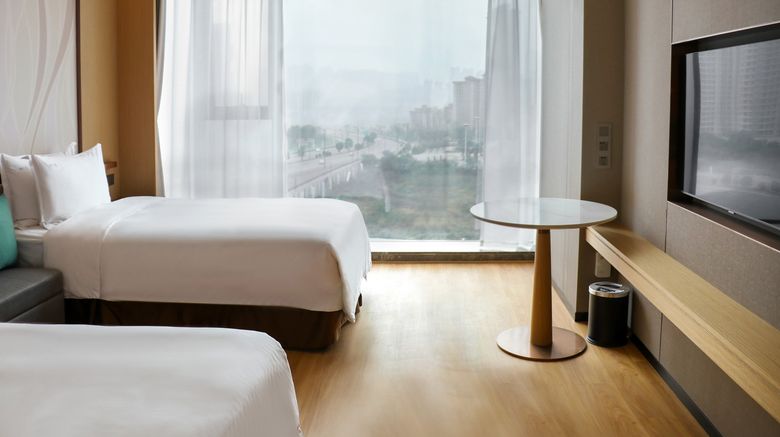 <b>Holiday Inn Luzhou Longjian Room</b>. Images powered by <a href="https://www.leonardoworldwide.com/" title="Leonardo Worldwide" target="_blank">Leonardo</a>.