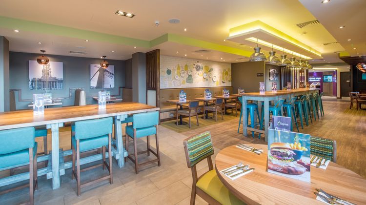 Premier Inn Birkenhead Town Centre Lobby