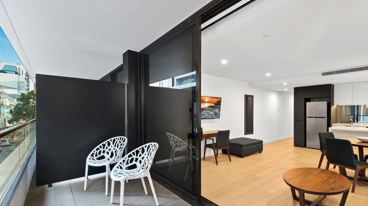 District South Yarra Apartments Room