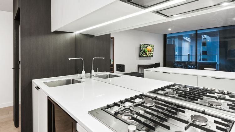 District South Yarra Apartments Room