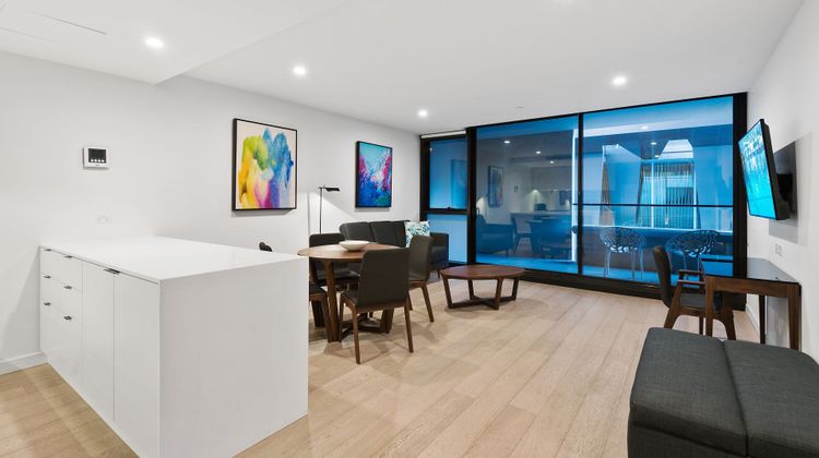 District South Yarra Apartments Room