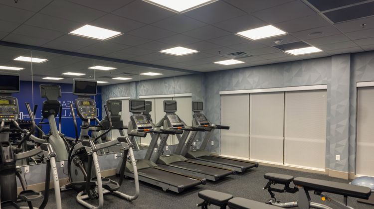 Holiday Inn Express & Suites-Univ Area Health Club