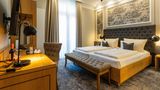 Hotel West Room