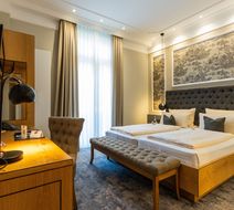 Hotel West Room
