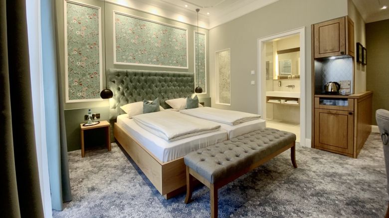 <b>Hotel West Room</b>. Images powered by <a href="https://www.leonardoworldwide.com/" title="Leonardo Worldwide" target="_blank">Leonardo</a>.