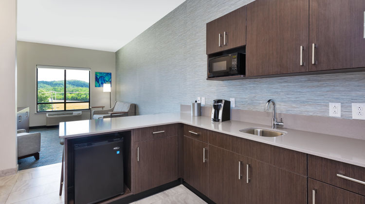 Holiday Inn Cookeville Suite