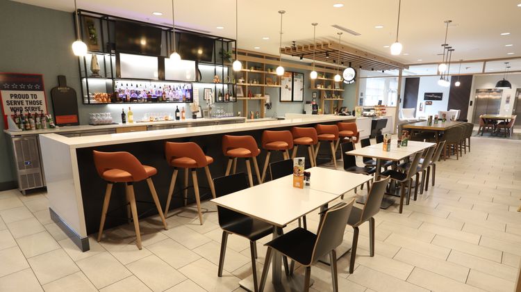 Holiday Inn & Suites-Convention Center Restaurant
