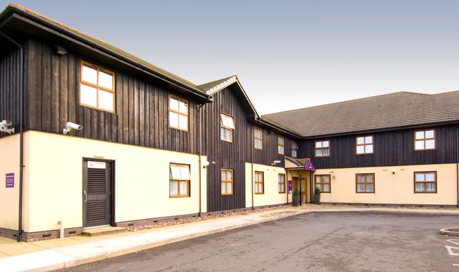 Premier Inn Bolton West Exterior