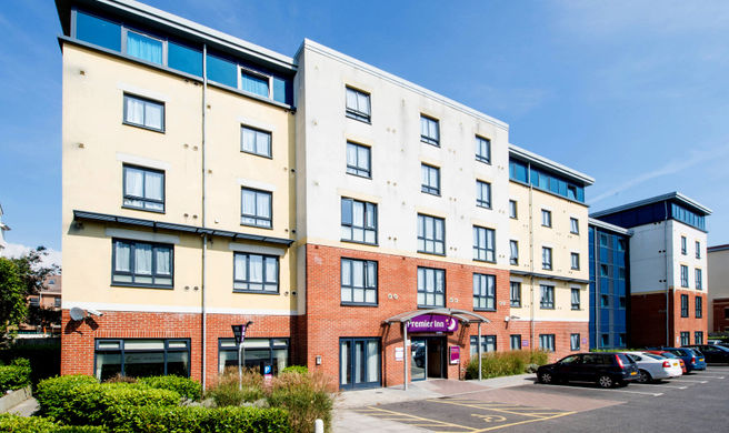 Premier Inn Bournemouth Westcliff Exterior