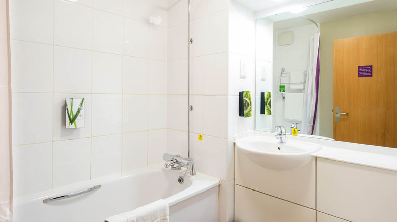 <b>Premier Inn Bournemouth Westcliff Room</b>. Images powered by <a href="https://www.leonardoworldwide.com/" title="Leonardo Worldwide" target="_blank">Leonardo</a>.