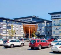 Sandman Signature Hotel Exterior