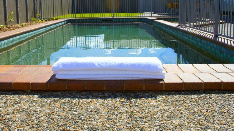 The Stirling Hotel Rockhampton Pool