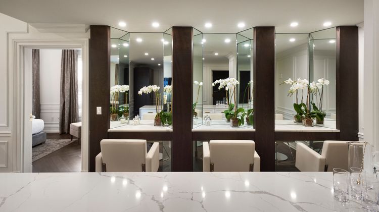 Chateau Grande Hotel Suite