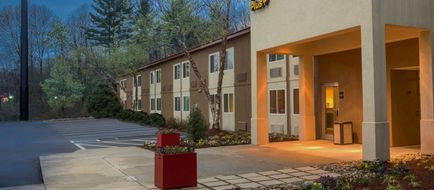 Red Roof PLUS+ South Deerfield - Amherst Exterior