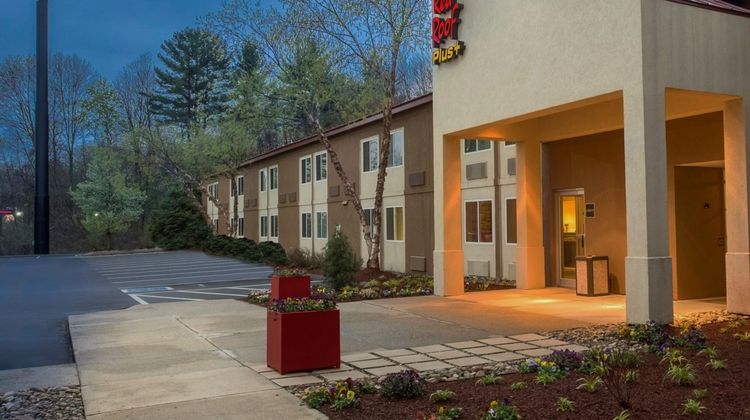 Red Roof PLUS+ South Deerfield - Amherst Exterior