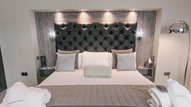 <b>The Grand Hotel, Swansea Room</b>. Images powered by <a href="https://www.leonardoworldwide.com/" title="Leonardo Worldwide" target="_blank">Leonardo</a>.