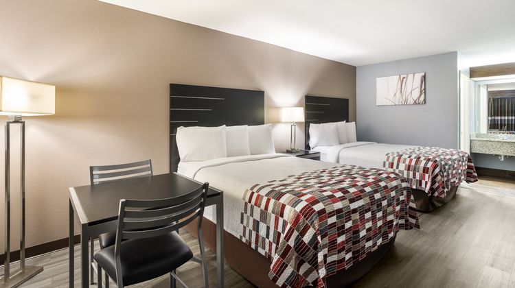 Red Roof Inn & Suites Athens Room