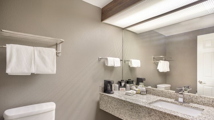 Red Roof Inn & Suites Athens Room