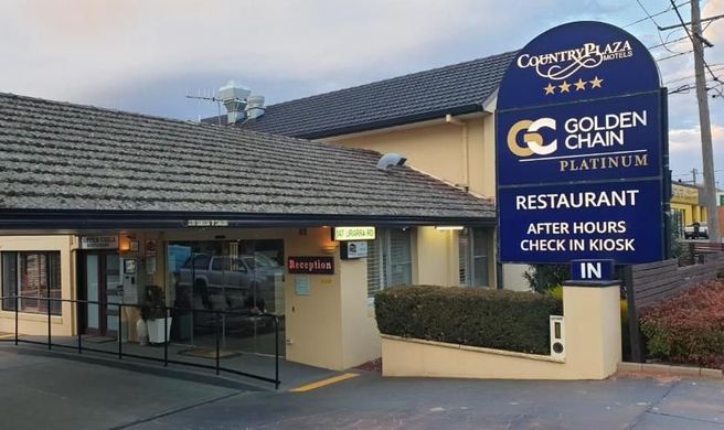 Country Plaza Queanbeyan Exterior