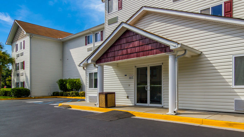 <b>Red Roof Darien - I-95/ North Brunswick Exterior</b>. Images powered by <a href="https://www.leonardoworldwide.com/" title="Leonardo Worldwide" target="_blank">Leonardo</a>.