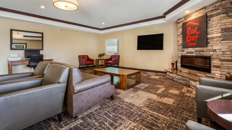 <b>Red Roof Inn & Suites Council Bluffs Lobby</b>. Images powered by <a href="https://www.leonardoworldwide.com/" title="Leonardo Worldwide" target="_blank">Leonardo</a>.