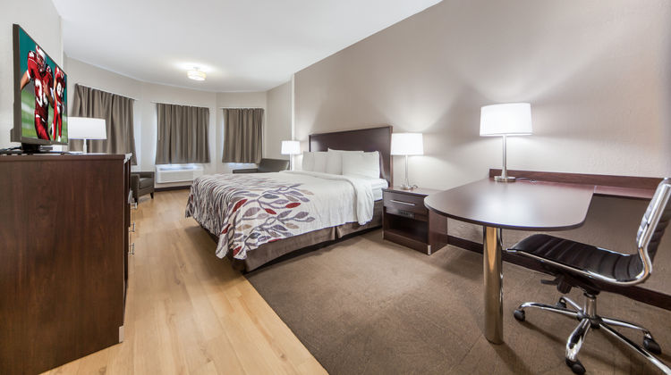 Red Roof PLUS+ Omaha - Council Bluffs Room