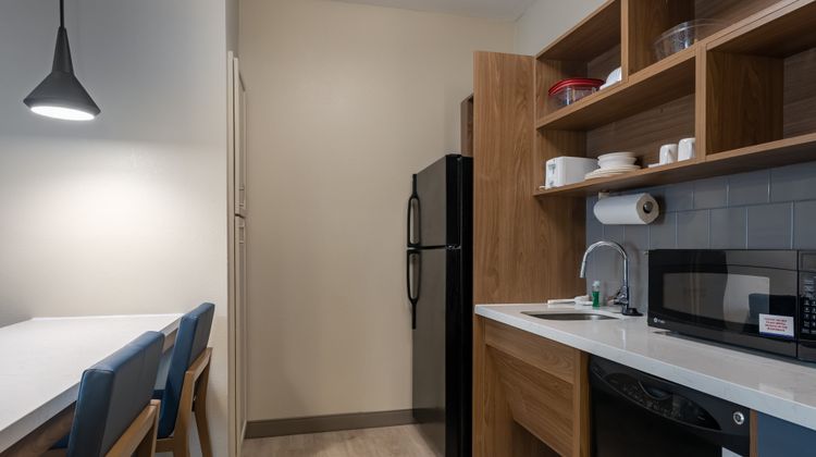 Candlewood Suites Enterprise Room