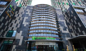 Holiday Inn Express Yingkou Onelong Plaz