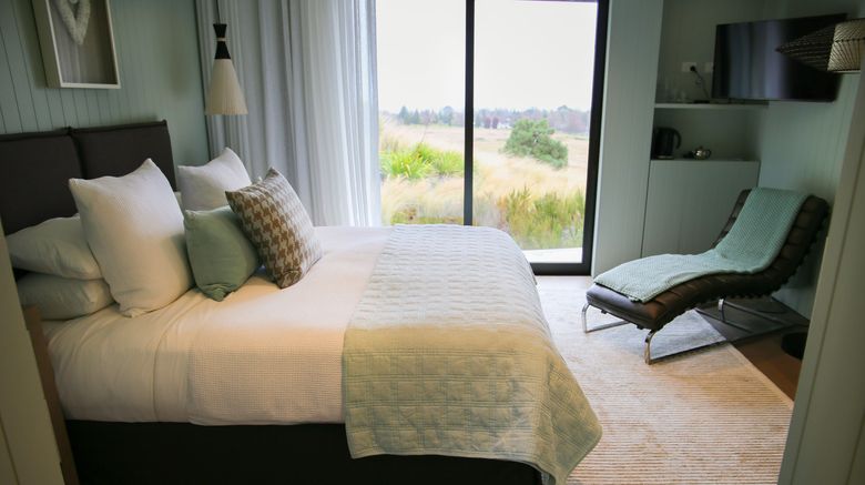 <b>The Kinloch Club Suite</b>. Images powered by <a href="https://www.leonardoworldwide.com/" title="Leonardo Worldwide" target="_blank">Leonardo</a>.