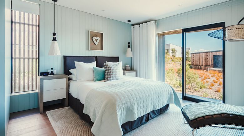 <b>The Kinloch Club Suite</b>. Images powered by <a href="https://www.leonardoworldwide.com/" title="Leonardo Worldwide" target="_blank">Leonardo</a>.