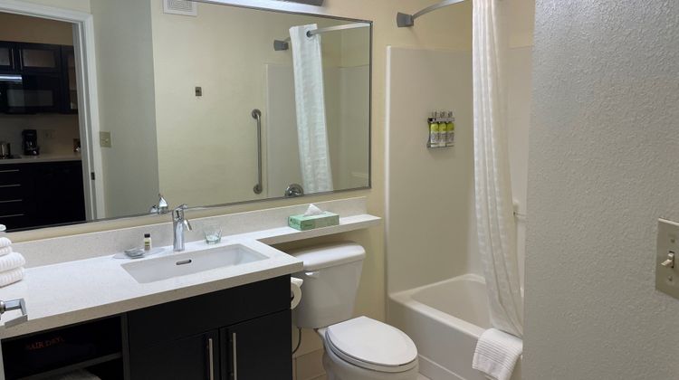 Candlewood Suites East Lansing Room
